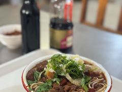 辣鸡米线-珀玉莲花白米线店