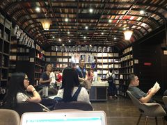 -钟书阁(松江泰晤士小镇店)