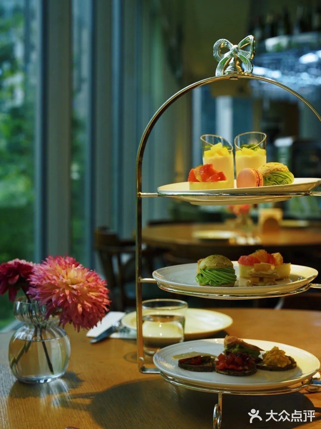 不愧是天目里的餐馆，高级感拉满！