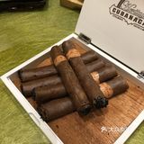 全部是虾肉，弹牙，说明虾很新鲜，配上甜辣酱