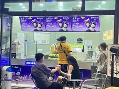 门面-沪上阿姨·精选茶饮(龙湖滨江天街店)