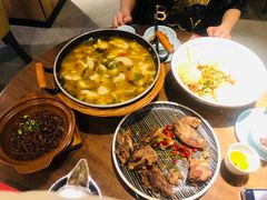 -有红鸡毛店·川菜(建设路店)