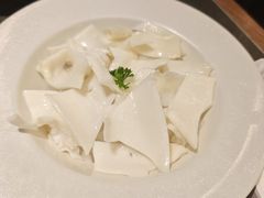 -牛YO寿喜烧·铁板烧和牛火锅自助(市府恒隆店)