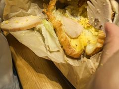 -星巴克臻选(上海中环广场2F店)