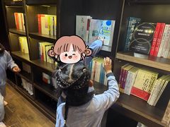 -钟书阁(松江泰晤士小镇店)