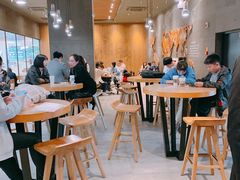大堂-星巴克臻选(舟山凯虹广场店)