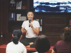 -lululemon(上海浦东IFC店)