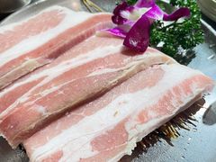 -围炉肉舍•炭烤活鳗•丹东海鲜烤肉(步行街店)