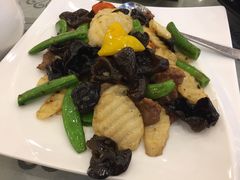 山药木耳炒牛展-岭南海晏楼(东晓南店)