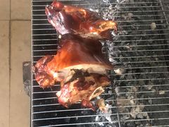 -黄记四更烤乳猪店