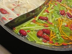 -鹿鸣山草本茶香火锅(园西路店)