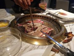 牛五花-火炉火自助餐(喜隆多店)