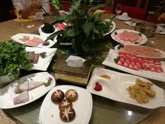 -小天鹅火锅·一线江景洪鼎旗舰店(洪崖洞店)