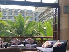 -亚龙湾喜来登·美景台大堂吧