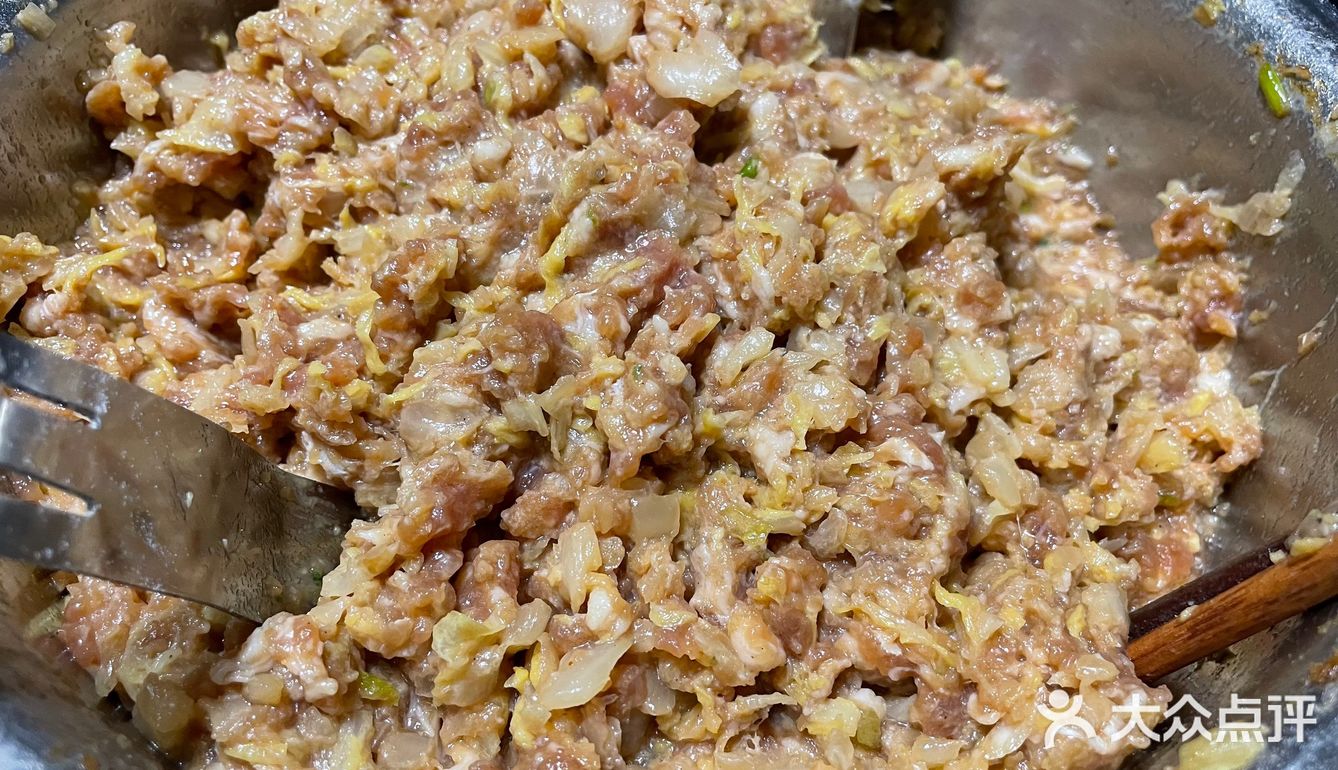 三鲜馅酸菜馅每种都是新年的馅儿