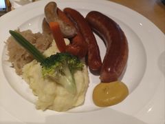 -LENBACH兰巴赫西餐啤酒坊(大连东港店)