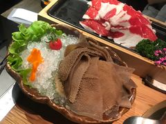 -湊湊火锅·茶憩(杭州湖滨银泰in77店)