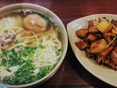 -亮亮面馆(经六路店)