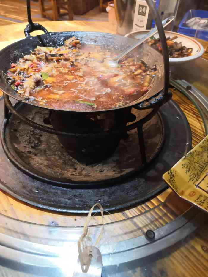 英山味道-"味道不错的一家吊锅,蒜香排骨很美味,米酒.