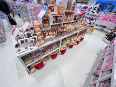 -名创优品(万达广场河东店)