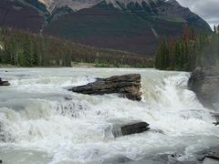 -阿萨巴斯卡瀑布观景点