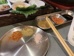 -围炉肉舍•炭烤活鳗•丹东海鲜烤肉(步行街店)