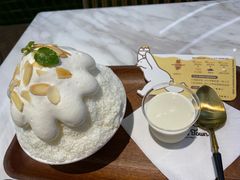 榴莲肉加榴莲冰淇淋-丹礼糖甜品