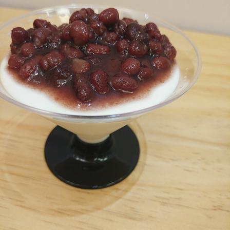 超好吃的红豆椰子冻~一口甜甜蜜蜜的红豆加上一口清清爽爽的椰子冻