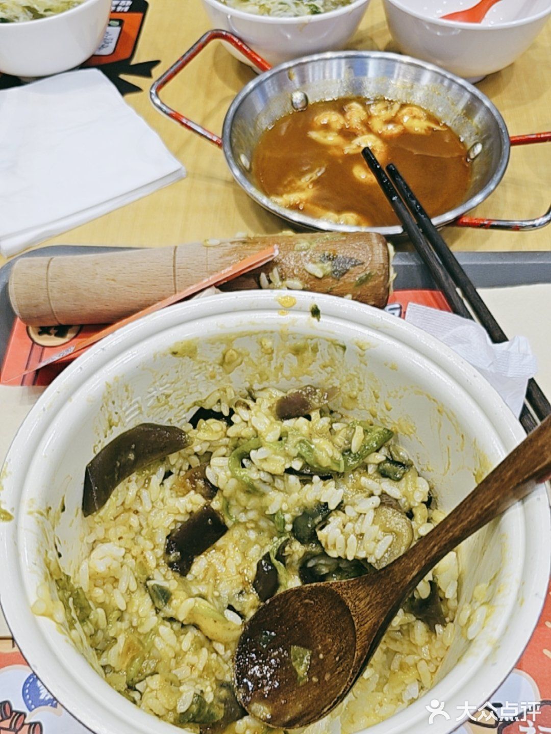 孩子爱吃小龙虾，说很好吃，快餐吗不错了