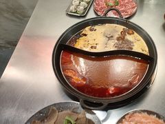 -鹿鸣山草本茶香火锅(园西路店)