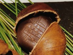 巧克力虾碎鹅蛋黄板栗酥-青岛遇见米兰(八大关店)