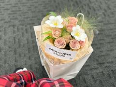 -何兮花店·气球派对鲜花店(马桥银春路万科城店)