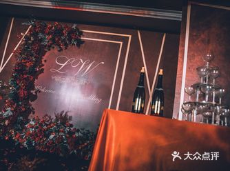 许她一生，始于春天、始于此刻