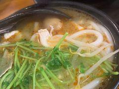 -丽虹云南过桥米线(兴工街店)