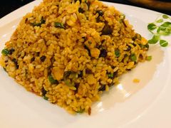 麻麻辣辣牛肉炒饭-Let's Taipei 非常烘焙(太古里店)