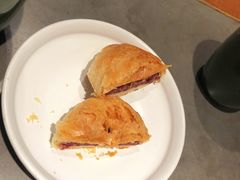 玫瑰鲜花饼-云海肴·汽锅鸡·云南菜(高德置地店)