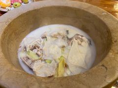 -滇香肴·云南菜蒸汽石锅鱼(云南北路店)