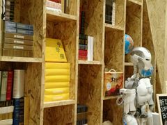 -新华里咖啡书吧(新华书店小寨店)