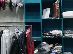 -奥特洗福莱干洗、皮具护理店(铜川路店)