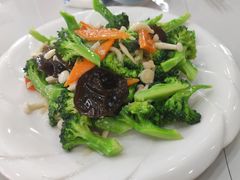 -老码头黑皮肘子锅包肉(文政街店)