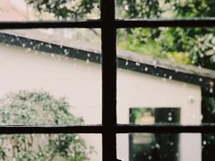 -Nathalie Djurberg与Hans Berg“牛皮纸包裹的月亮”-Prada荣宅当季展览