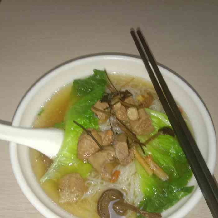 打分 又来光顾沙县小吃了「排骨汤粉」出品可以,穷人必备.