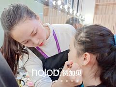 -贺加贝化妆美甲培训学校