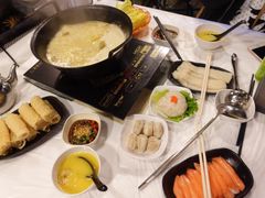 -鲜入围煮花胶鸡海鲜火锅