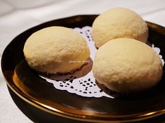 脆皮流沙包-皇朝会.经典传统粤菜(外滩店)