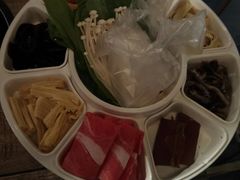 -鸡遇虾煲干锅火锅(小寨金莎店)