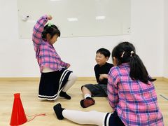 -猴有戏教育戏剧·音乐剧·主持口才·演讲朗诵辩论(环球港华师大校区)