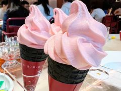 草莓甜筒-京华烟云·北京烤鸭(领展购物广场·中关村店)