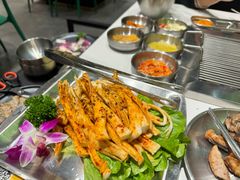 -山野的朋友露营炭火烤肉