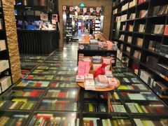 -钟书阁(松江泰晤士小镇店)